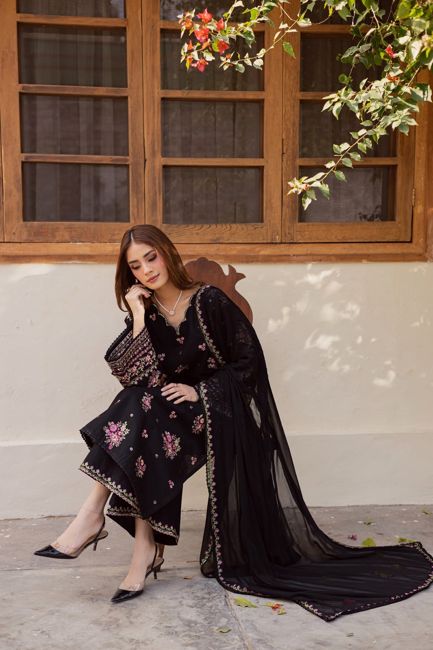 3PC UNSTITCH LAWN EMB SHIRT WITH CHIFFON EMB DUPATTA AND EMB TROUSER 719