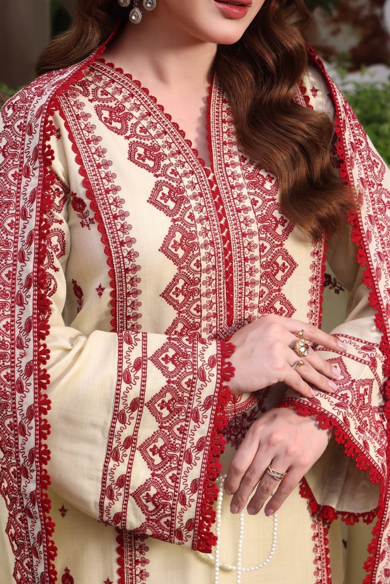3PC UNSTITCH DHANAK EMBROIDERED SHIRT WITH EMBROIDERED SHAWL & TROUSER- 672