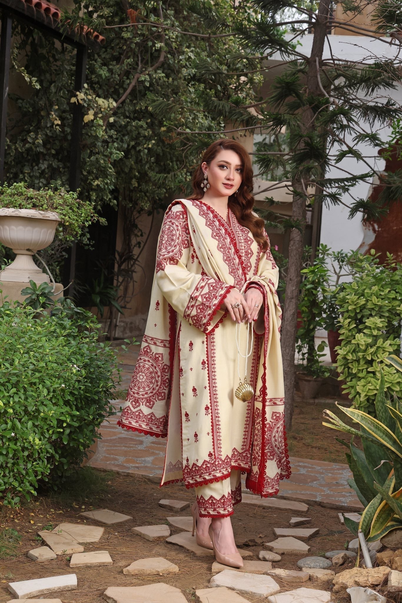 3PC UNSTITCH DHANAK EMBROIDERED SHIRT WITH EMBROIDERED SHAWL & TROUSER- 672