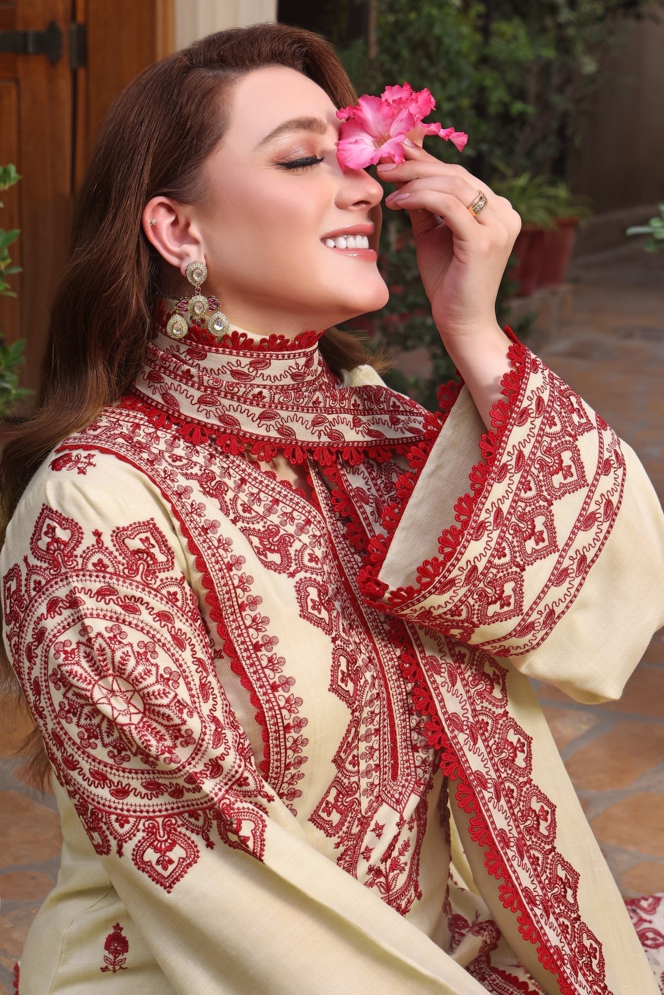 3PC UNSTITCH DHANAK EMBROIDERED SHIRT WITH EMBROIDERED SHAWL & TROUSER- 672